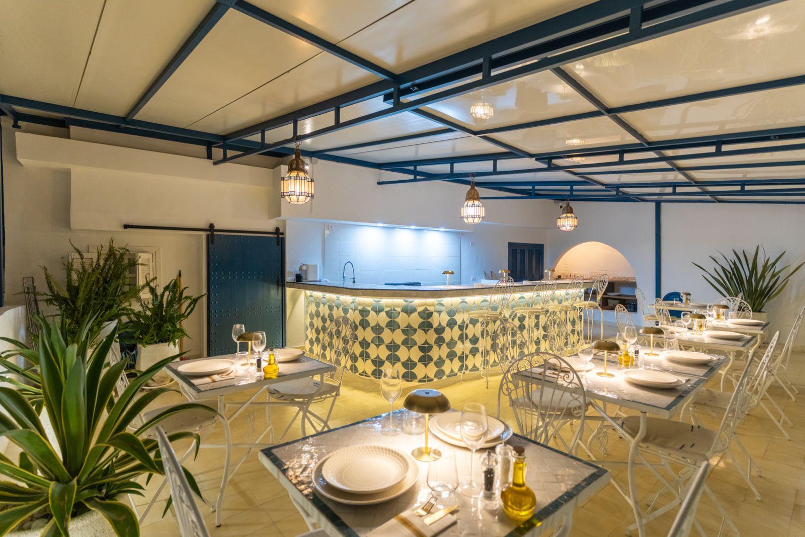 Bar et salle à manger de nuit